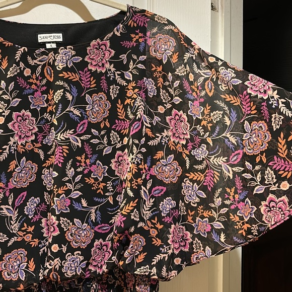 SAME AND JESS…BLACK AND PINK ORANGE AND PURPLE FLORAL BLOUSE SHEER OVERLAY LINED - Picture 4 of 6